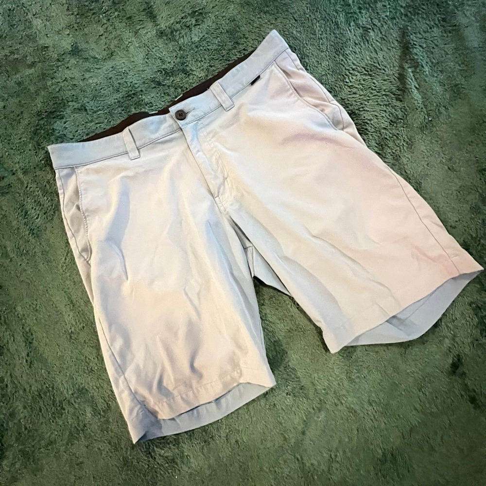 Mens TravisMathew 34 Excellent Light Blue Golf Shorts Solid Polyester Stretch - Picture 12 of 13